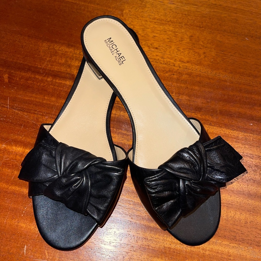 9 1/2 Women’s Michael Kors Leather Slides